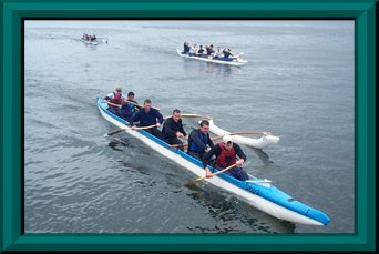 3 boats racing